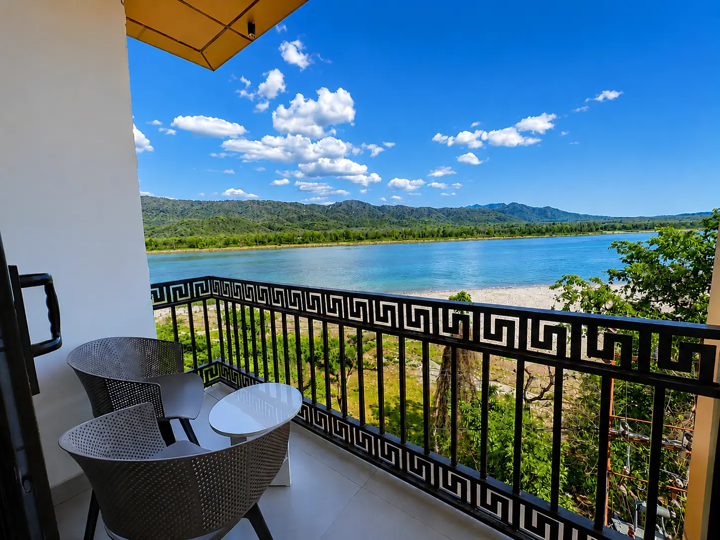 Riverside Rooms In Rishikesh