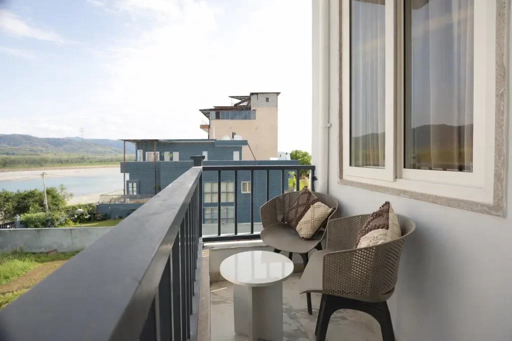 10 Hotels in Rishikesh With the Best Ganga View Rooms in 2026 2 Neeraj Ganga Paradise Balcony Ganga View